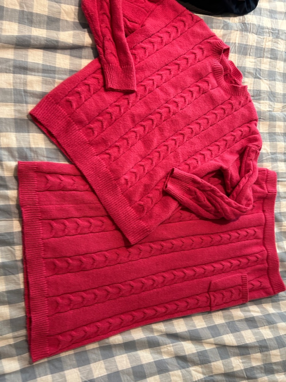 Women's Cable Knit Sweater in Bright Pink xxl